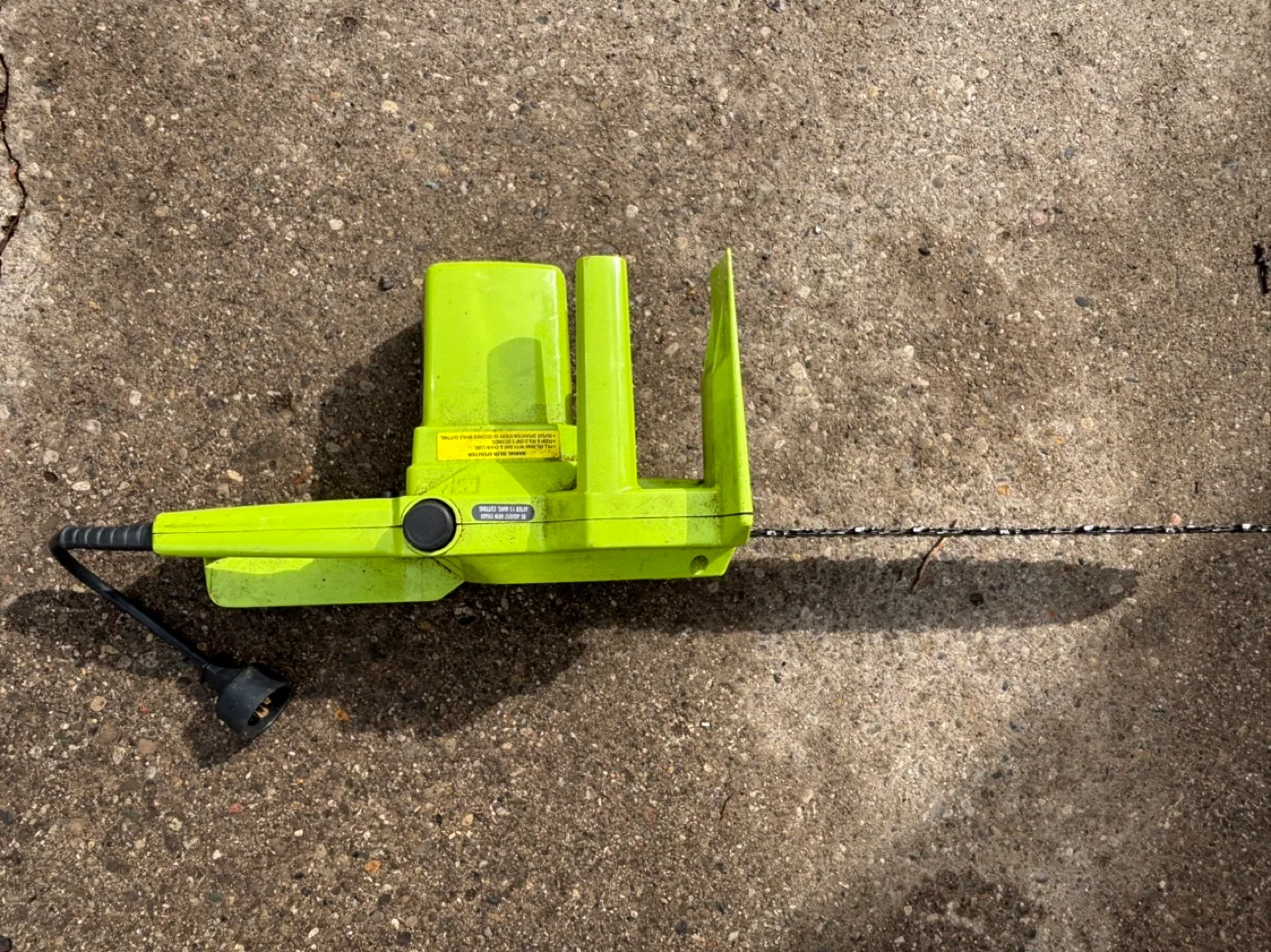 Poulan 1625 Handyman 16" Electric Chainsaw image indicator(4)