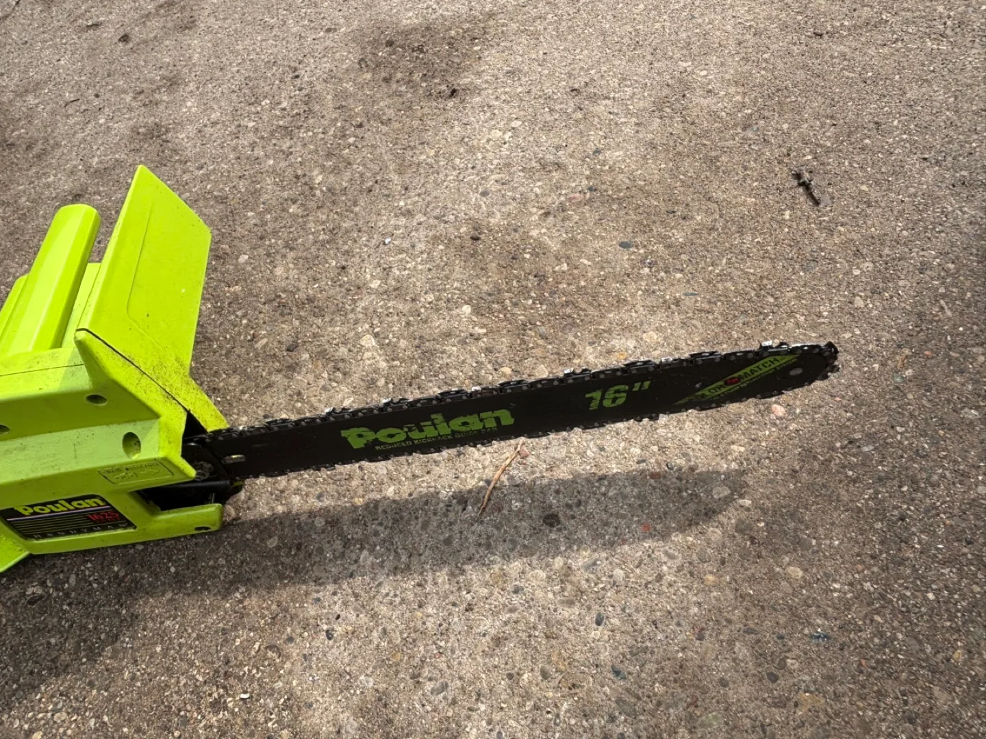 Poulan 1625 Handyman 16" Electric Chainsaw image indicator(7)