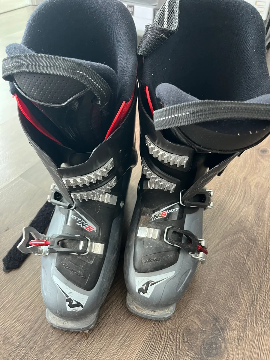 Nordica N5 NXT Men's Ski Boots - Size 42-43 image indicator(3)