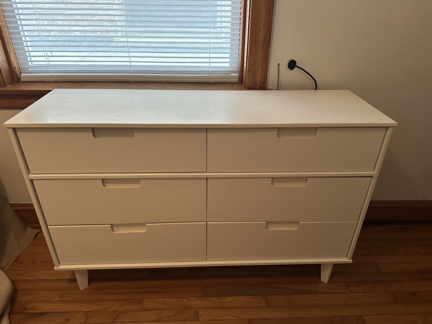 White 6-Drawer Dresser