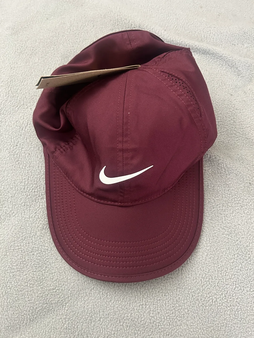 BNWT Nike Running Cap dri-fit - Maroon - S/M image indicator(3)