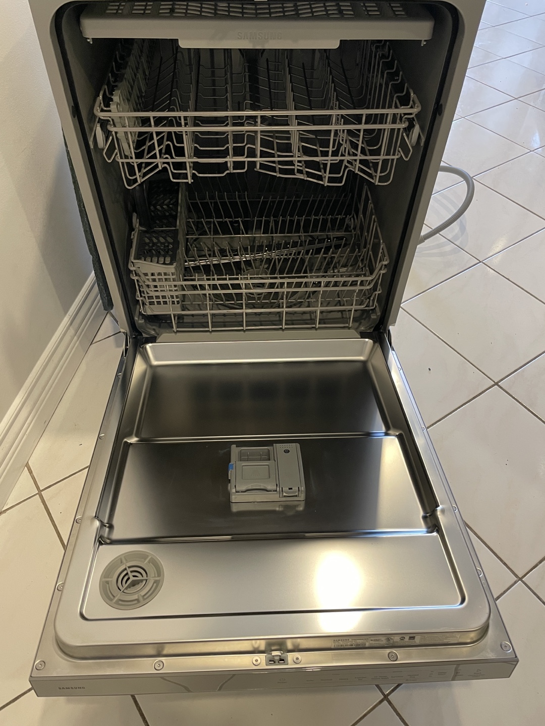 Samsung Dishwasher almost new - photo 4