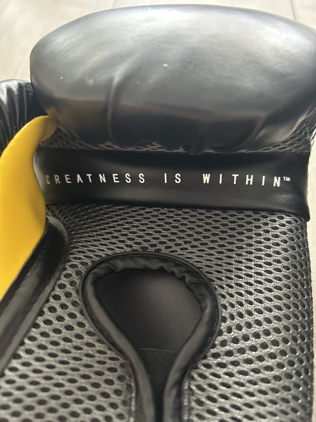 Everlast Elite Boxing Gloves - Black/Yellow - photo 3