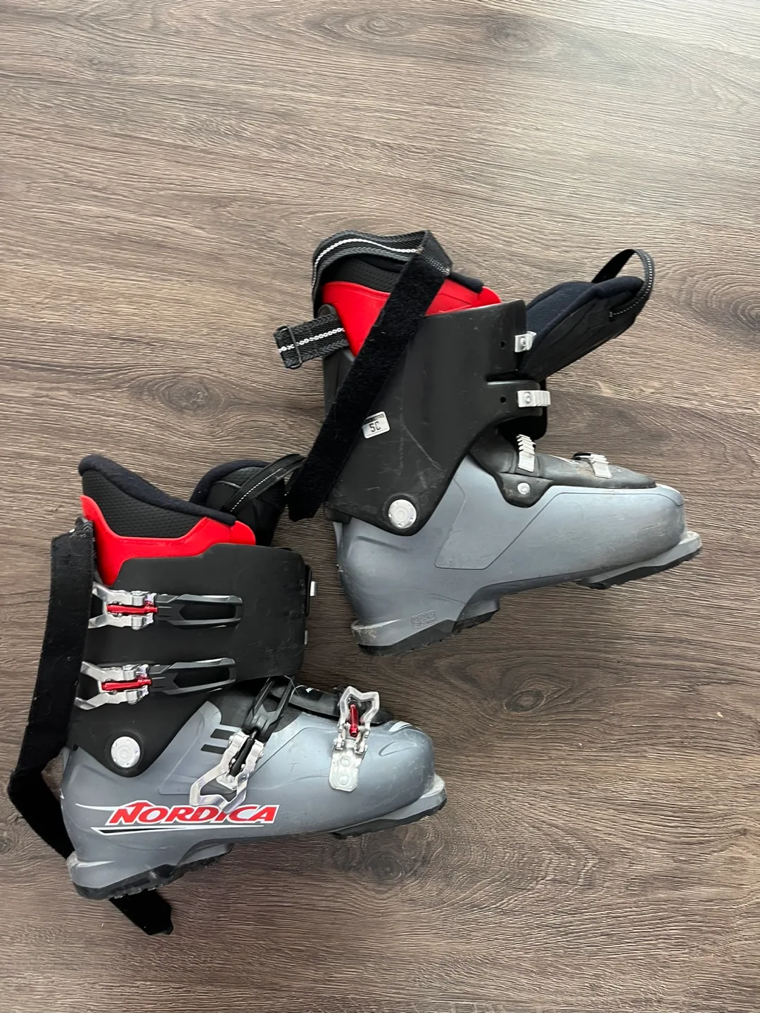 Nordica N5 NXT Men's Ski Boots - Size 42-43 image indicator(4)