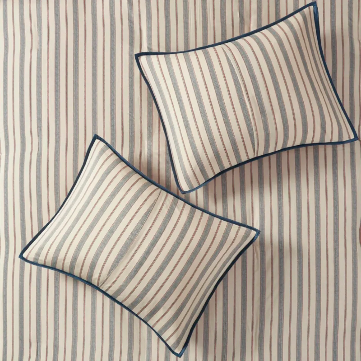 Madison Park Aubrey 9-Piece Comforter Set, King, Red image indicator(4)