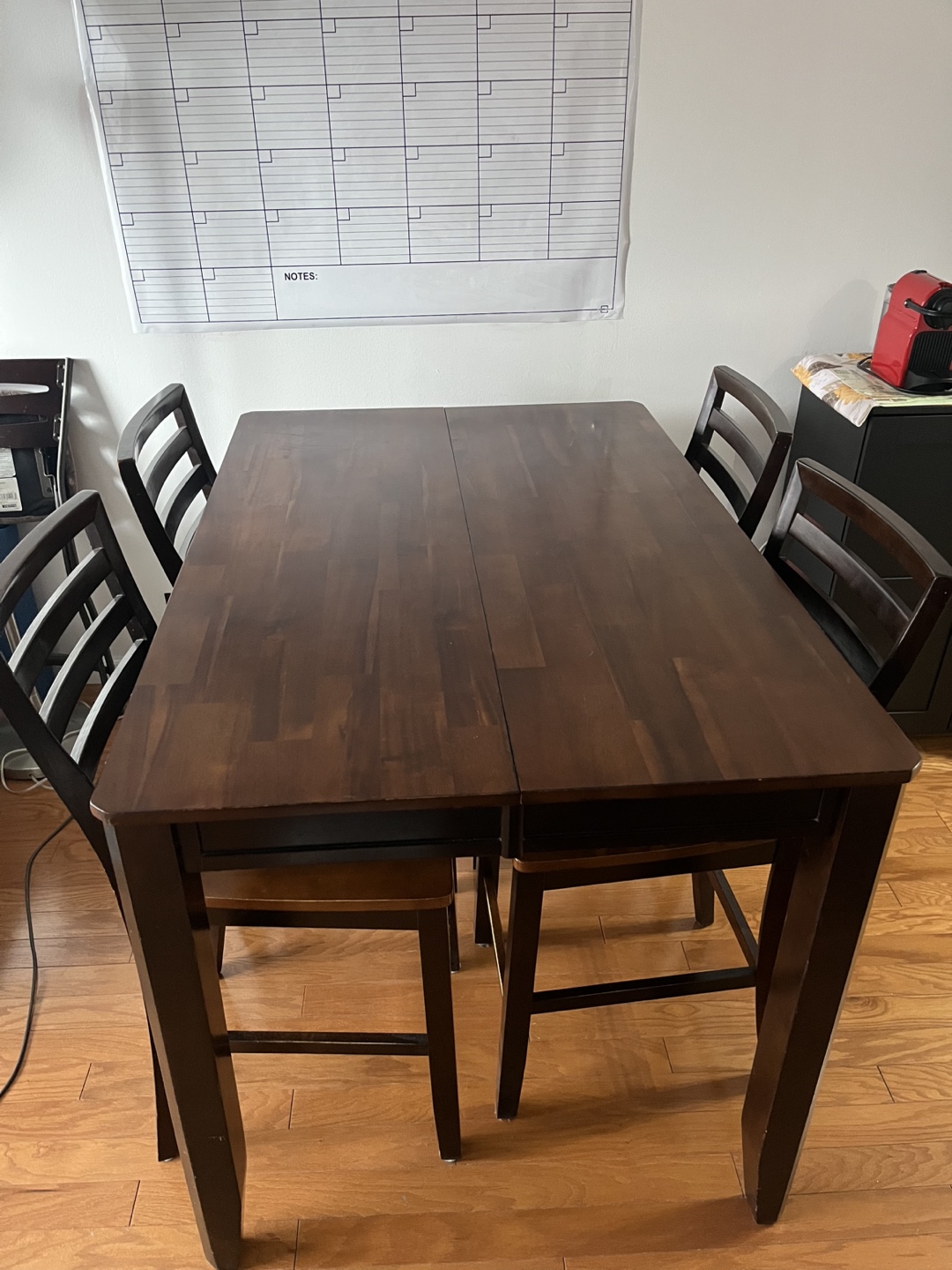 High Dining Table with 4 high Chairs plus 2 foldable high chairs