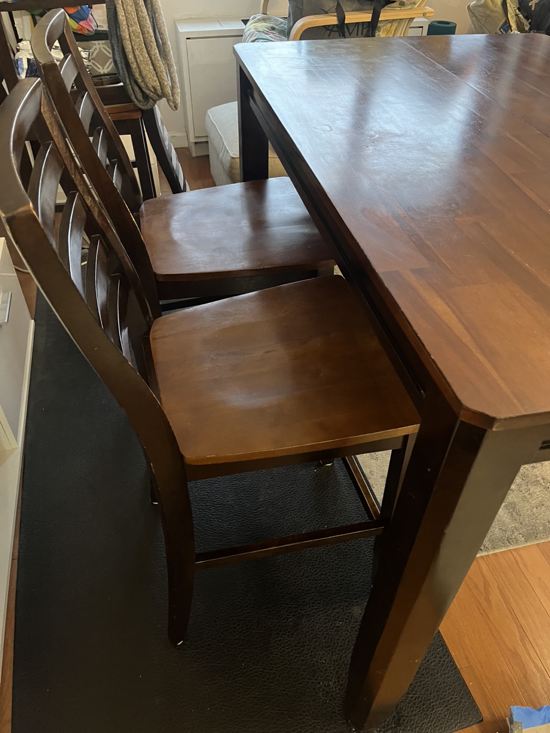 High Dining Table with 4 high Chairs plus 2 foldable high chairs - photo 3