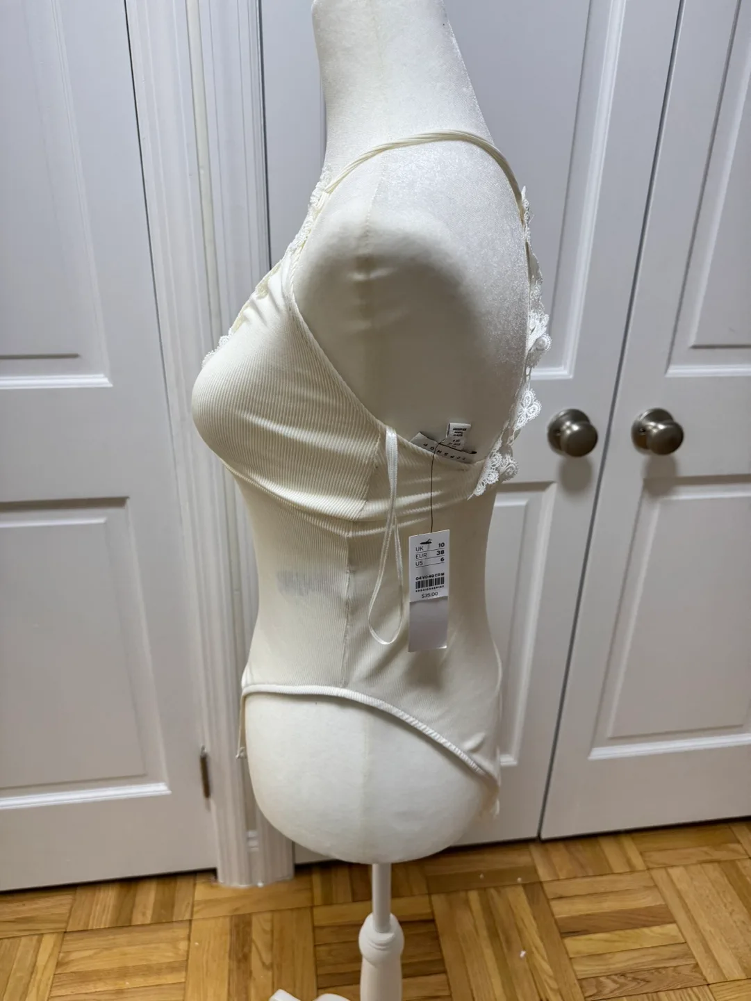 Topshop Ribbed Lace Bodysuit | Size 6 image indicator(7)