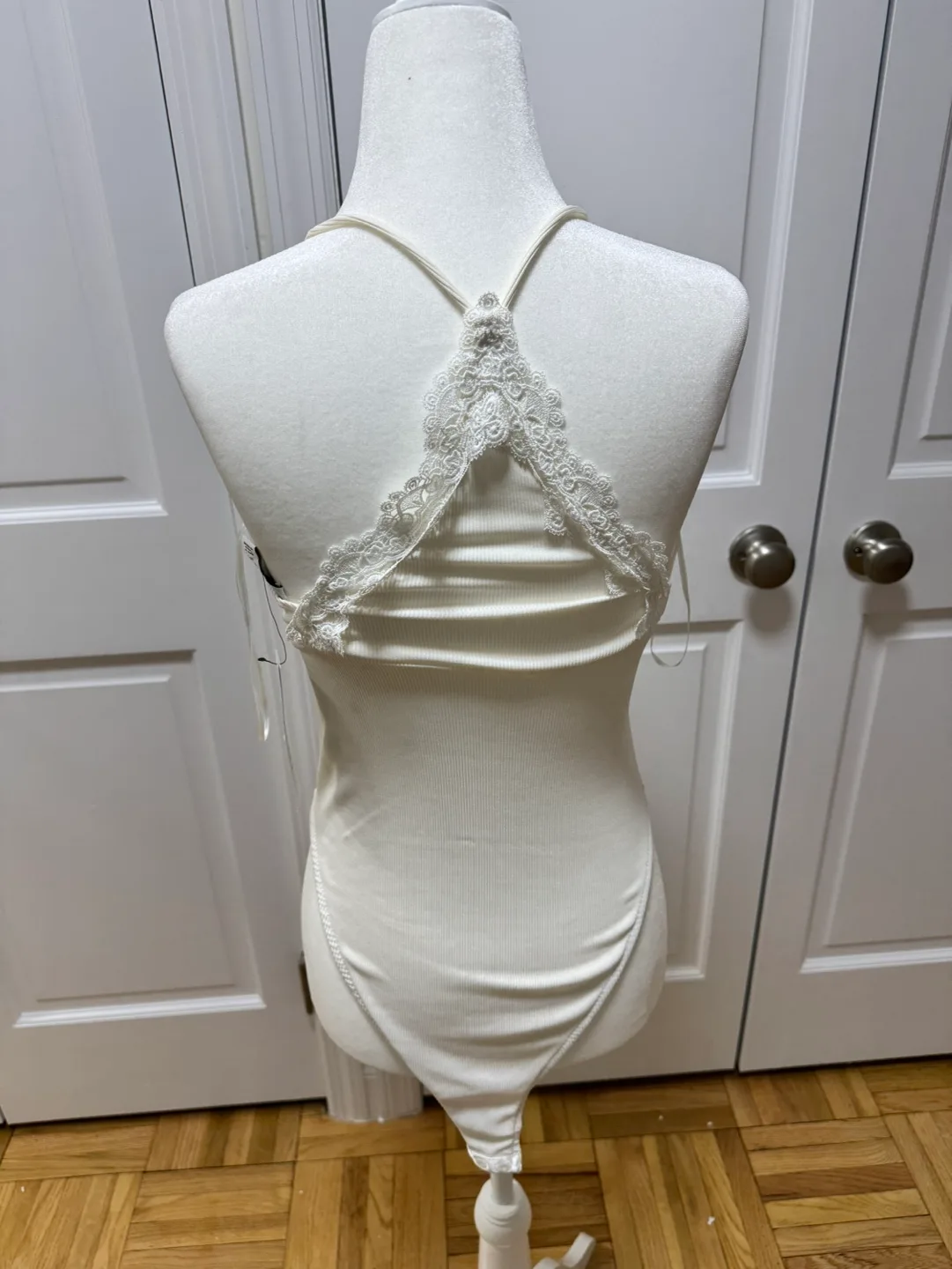 Topshop Ribbed Lace Bodysuit | Size 6 image indicator(6)