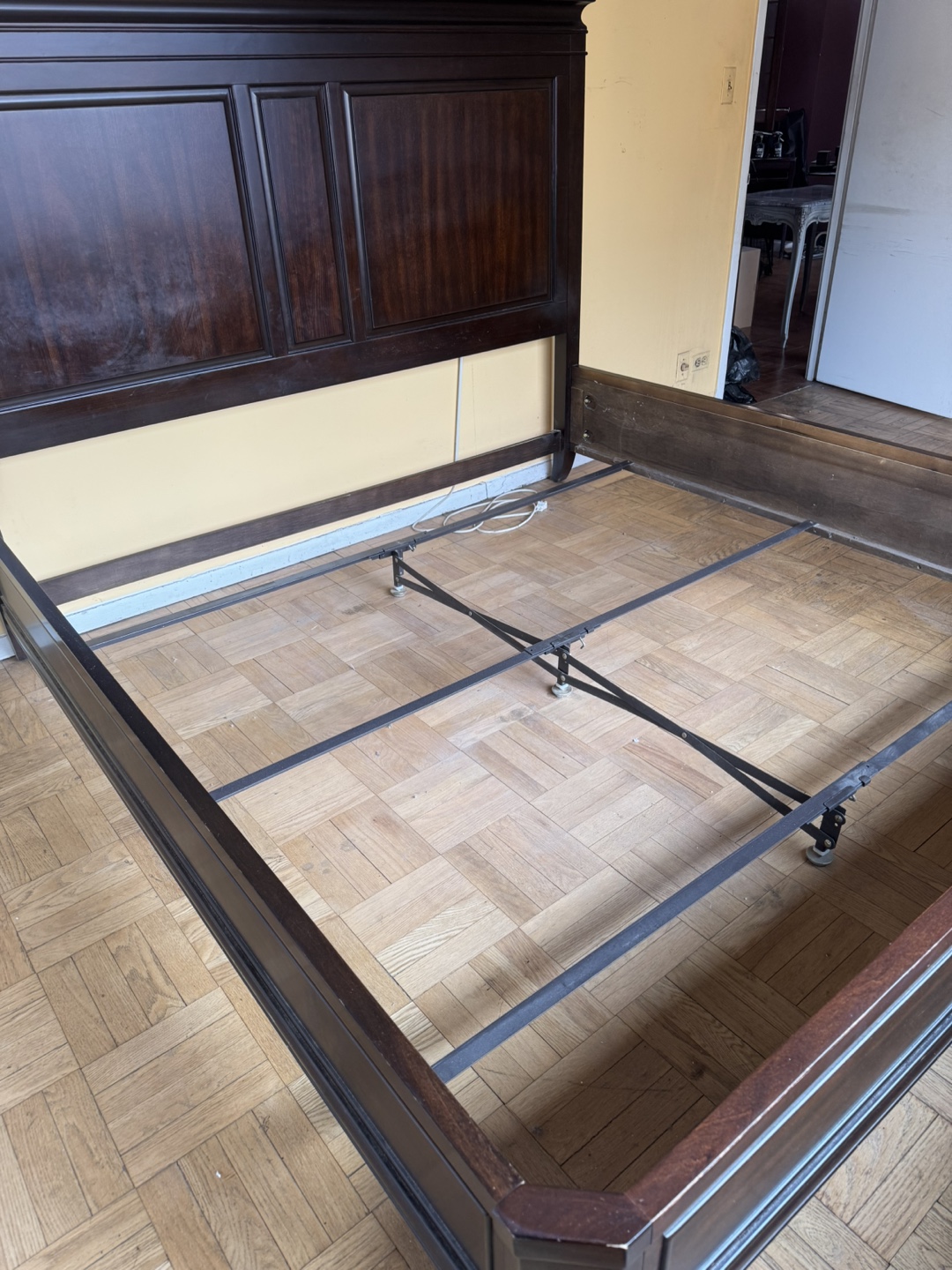 King Size Wooden Bed Frame - photo 2