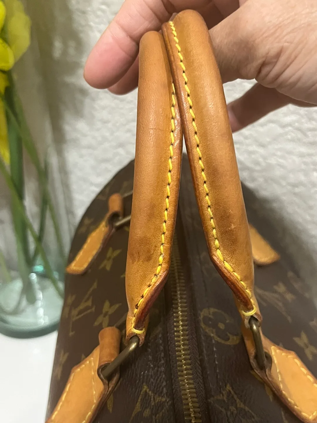 Authentic Louis Vuitton Speedy 25 Monogram Handbag image indicator(6)