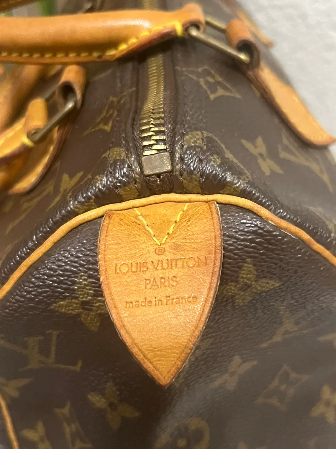 Authentic Louis Vuitton Speedy 25 Monogram Handbag image indicator(2)