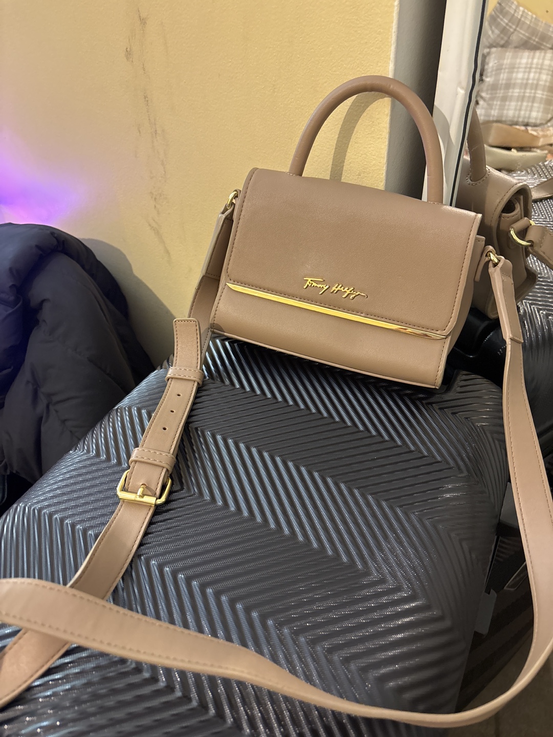 Tommy Hilfiger taupe crossbody bag - photo 3