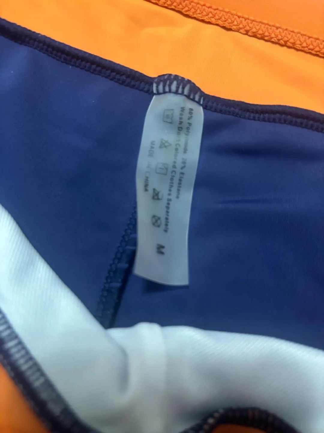 🍀 Women's Size M Two-Piece Swimsuit Rash Guard image indicator(2)