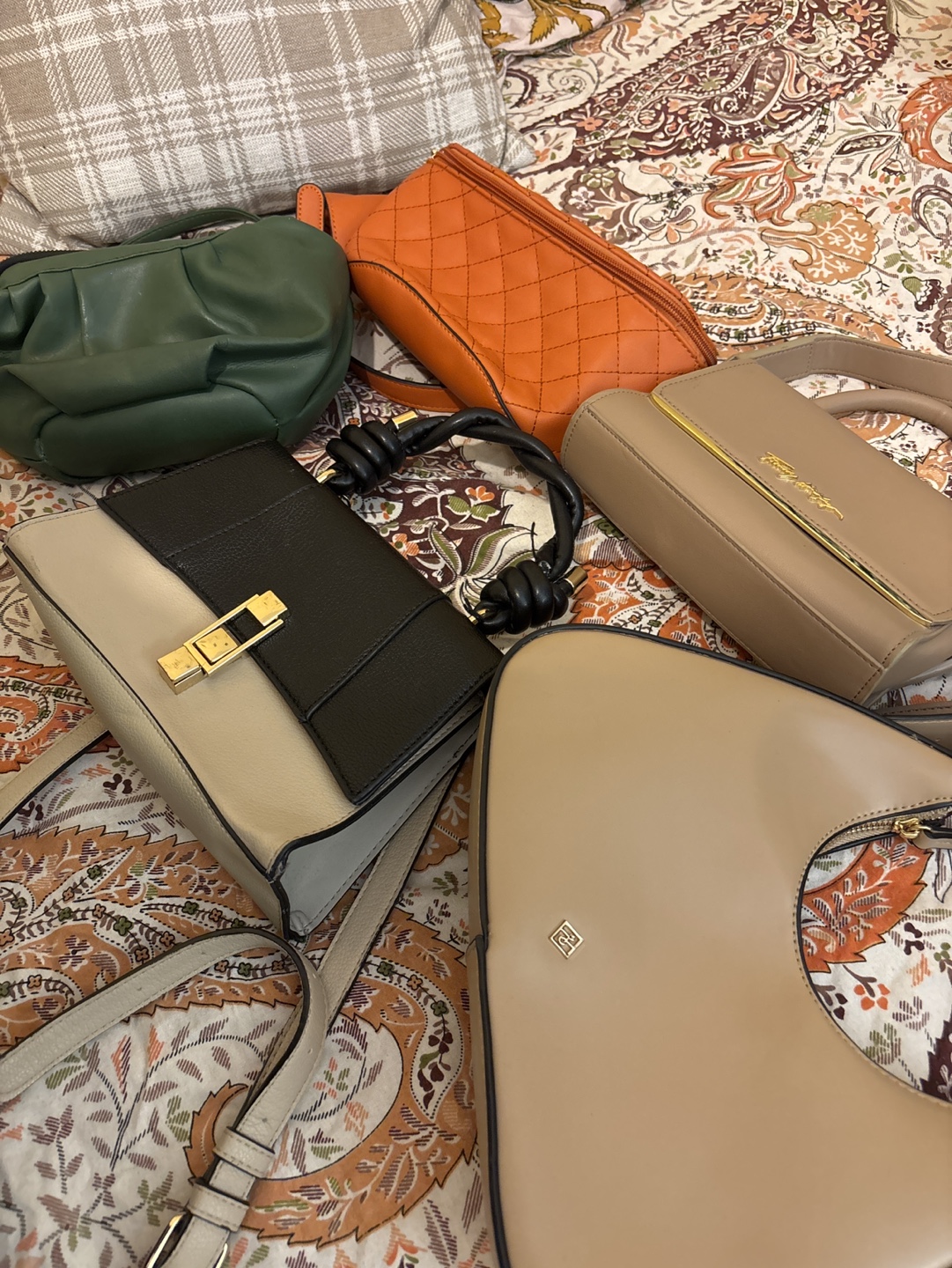Five Stylish Handbags - Various Styles and Colours - photo 2