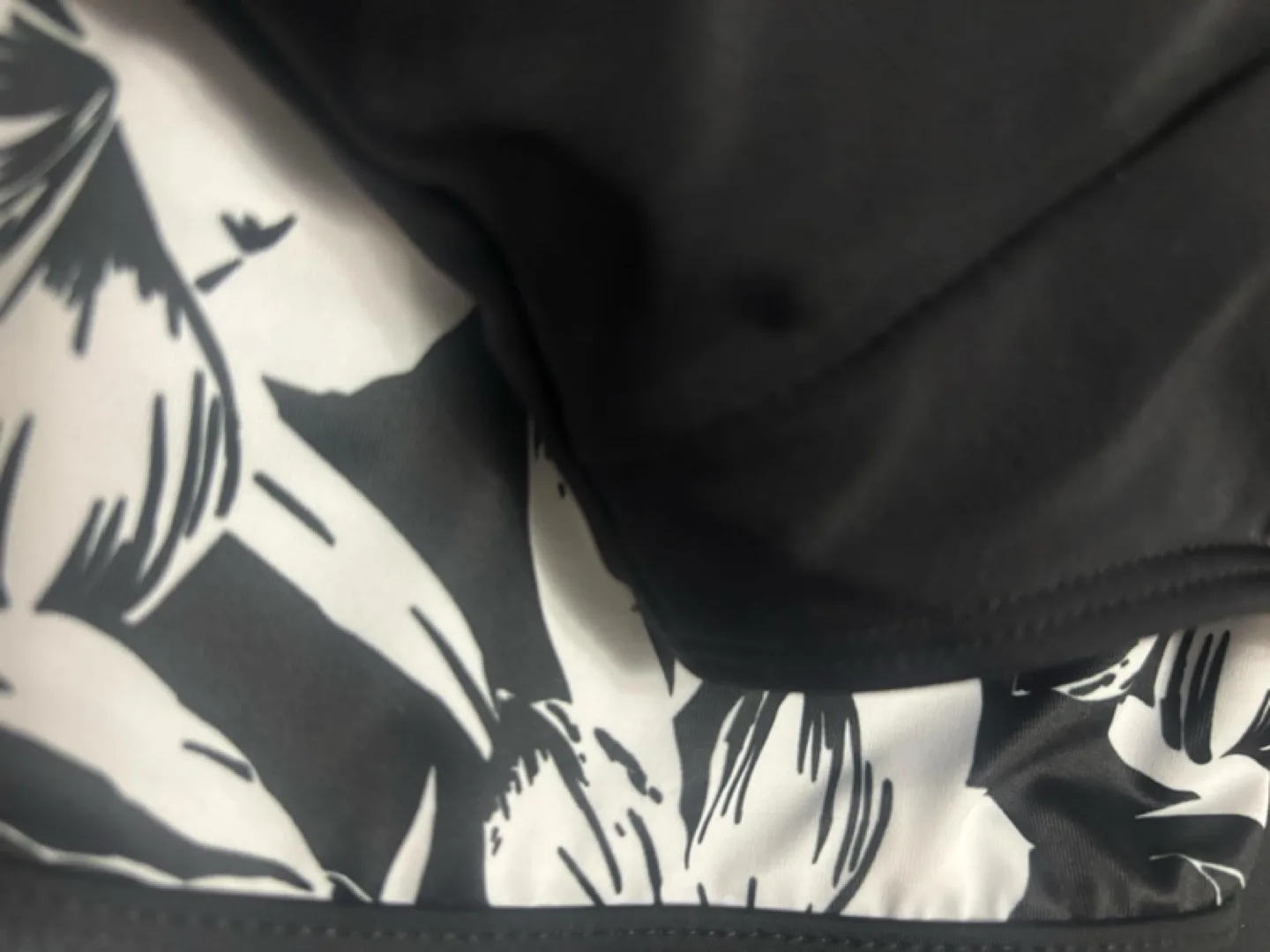 🍀 Women's Black and White Floral Two-Piece Swimsuit image indicator(4)