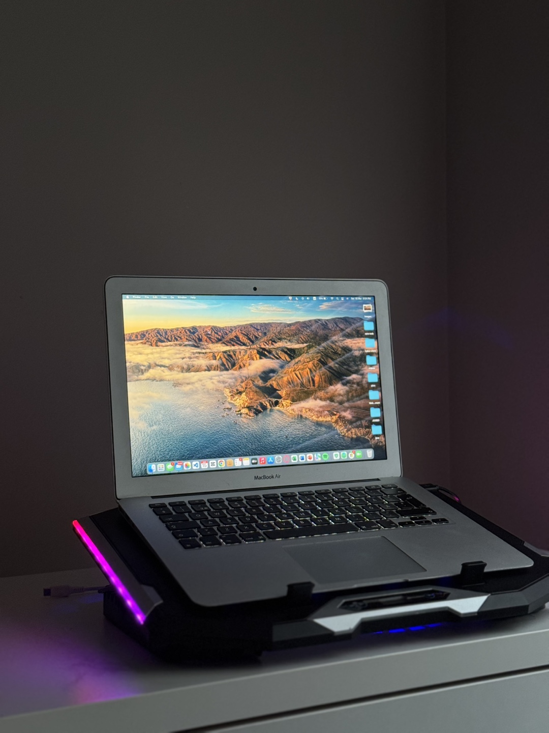 MacBook Air 2017, Used like New, superb specs!