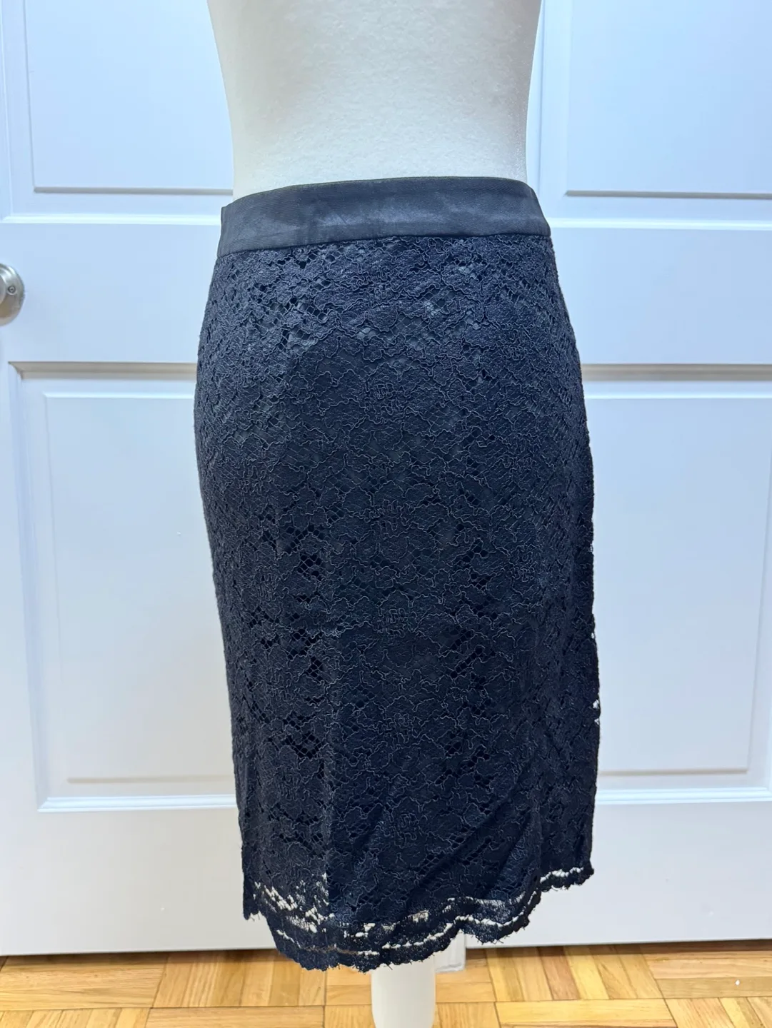 New With Tags! Ann Taylor Loft Black Lace Pencil Skirt | Size 2P image indicator(6)
