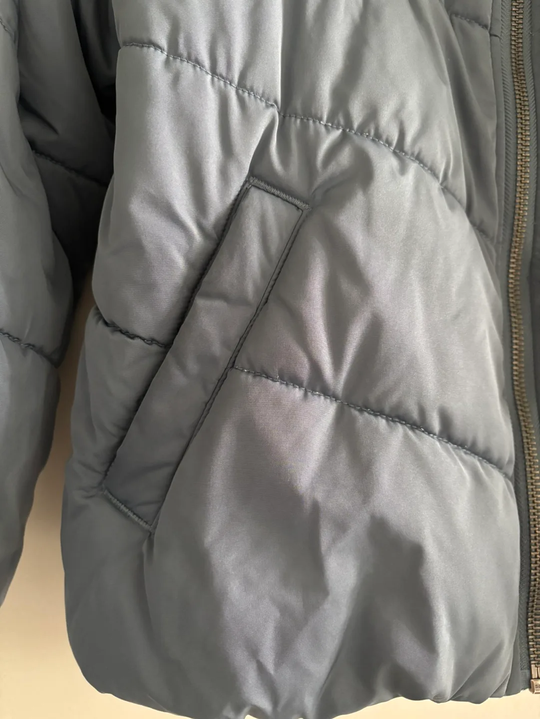 Vans Women’s Puffer Jacket - Blue - Size Small image indicator(4)