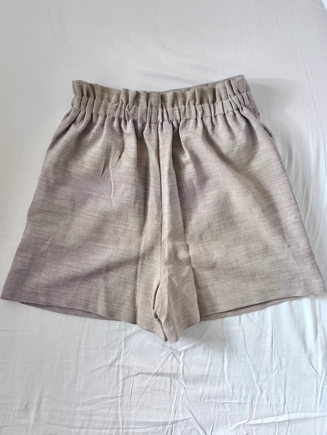 GU (sister brand of uniqlo) front button culotte skort image indicator(2)