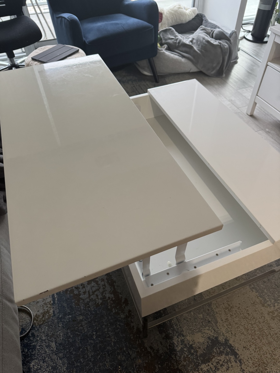 White Lift-Top Coffee Table with Metal Legs
