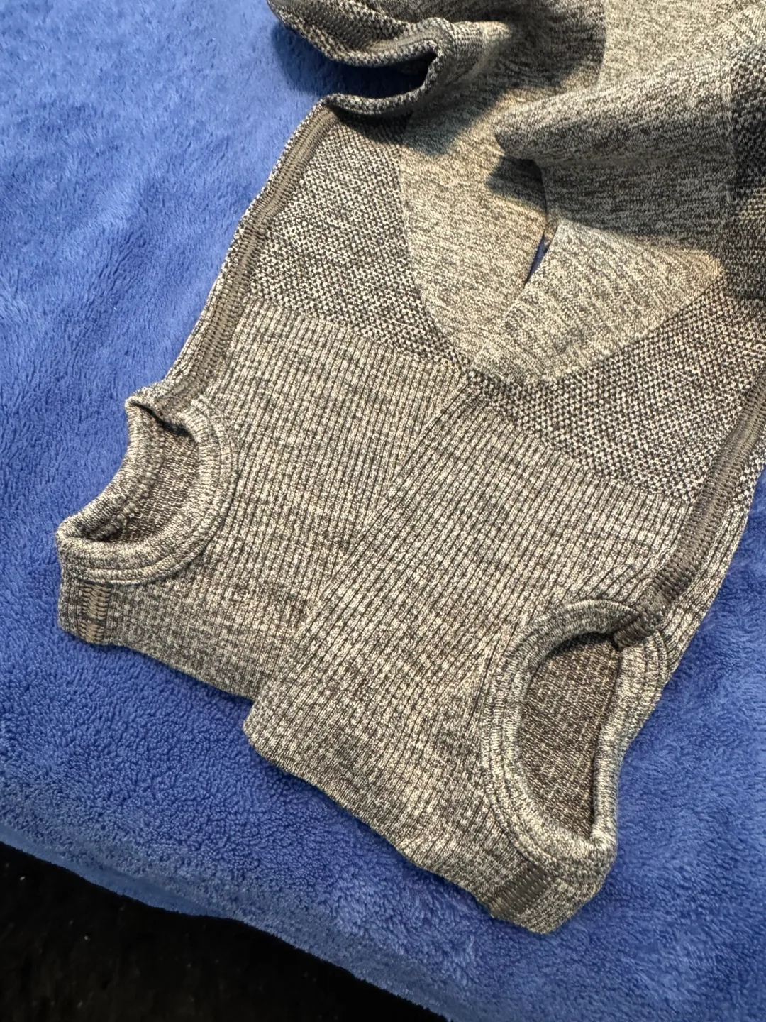 Gymshark Seamless Long Sleeve Crop Top - Size Small image indicator(3)