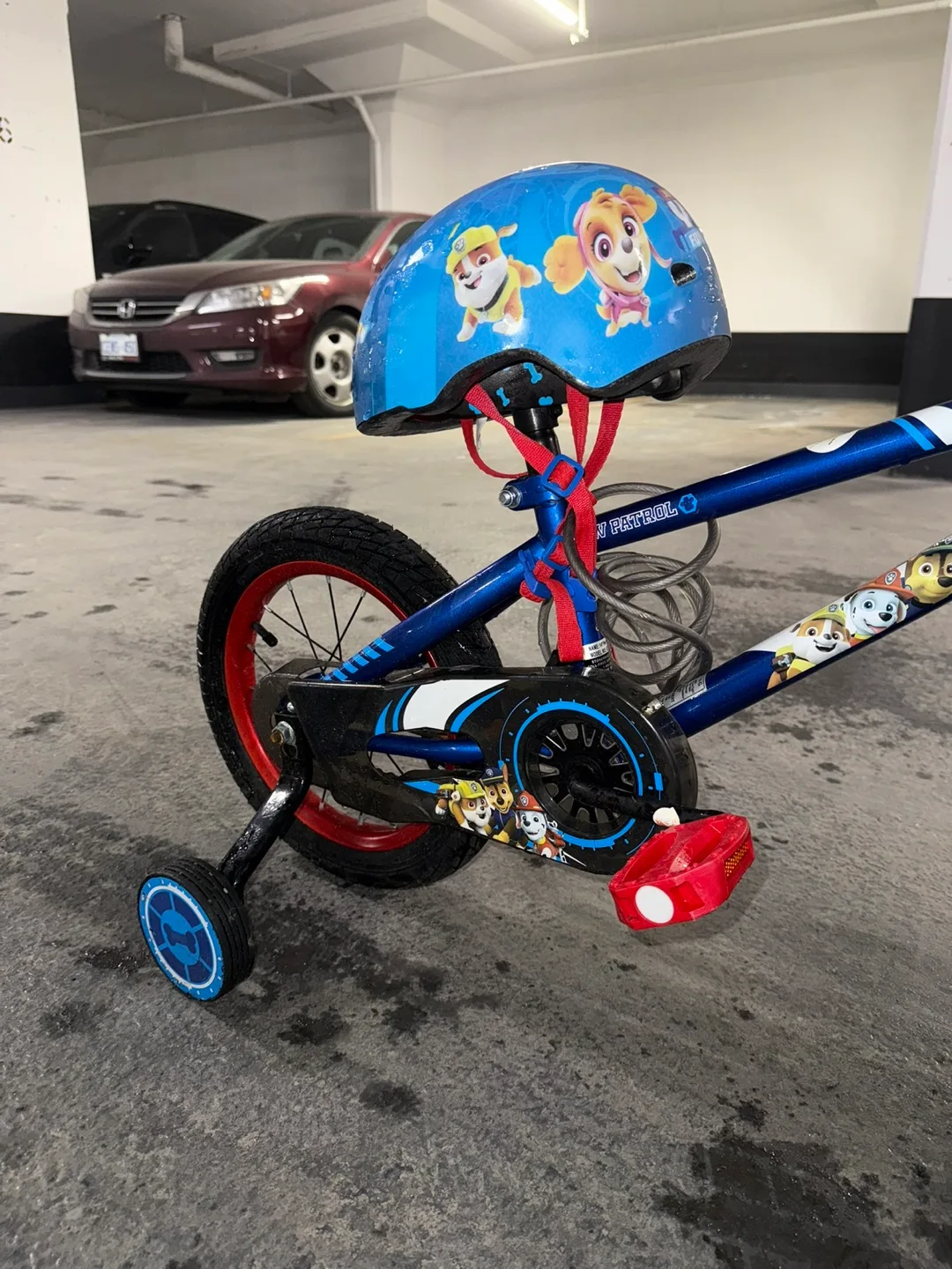 Paw Patrol 12" Kids Bike with Helmet image indicator(2)