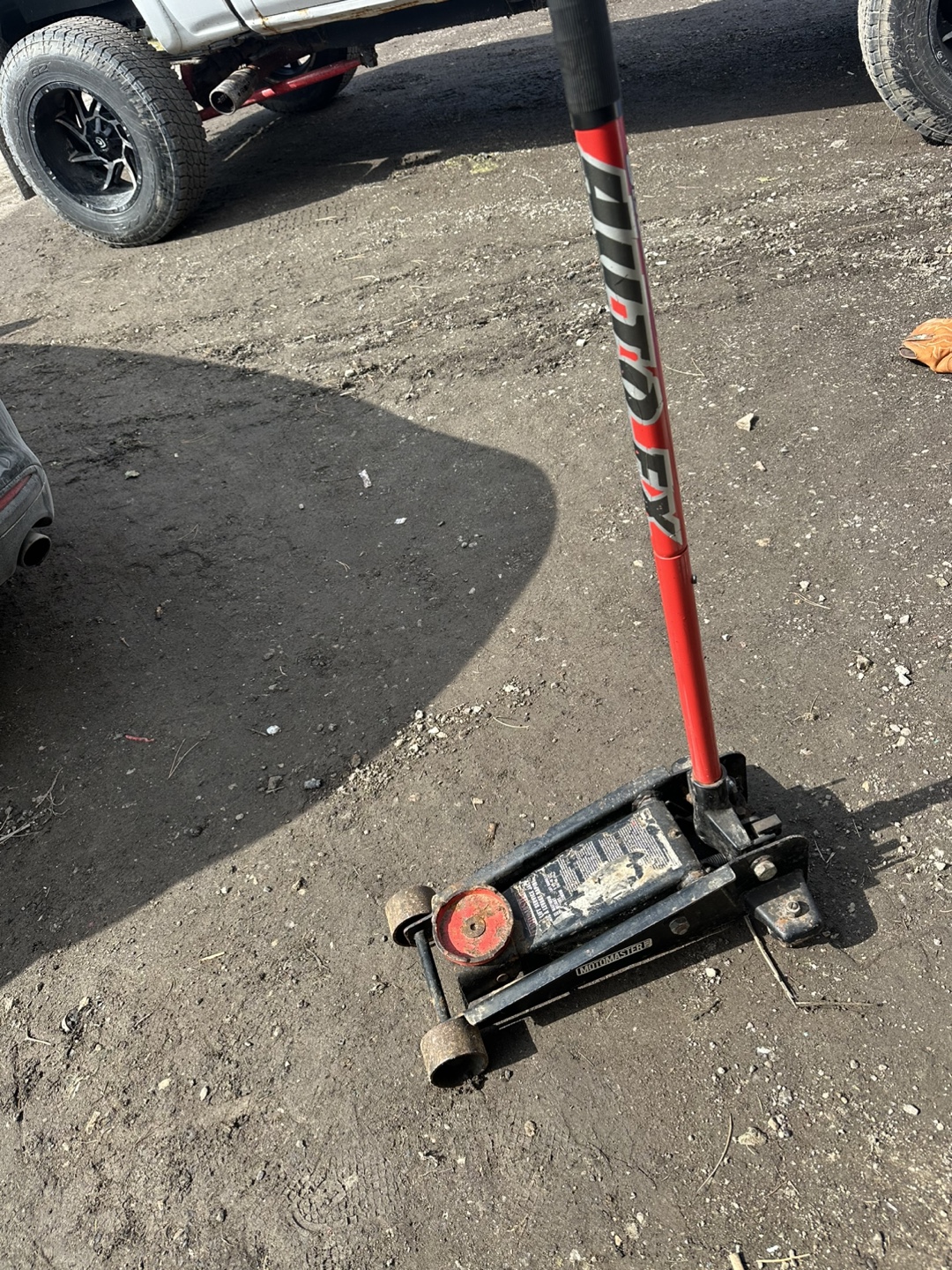3 ton floor jack works amazing