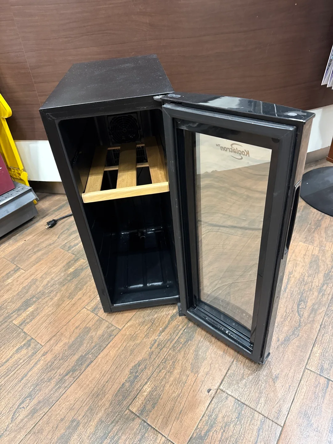 🇨🇦 Koolatron Wine Cooler image indicator(3)