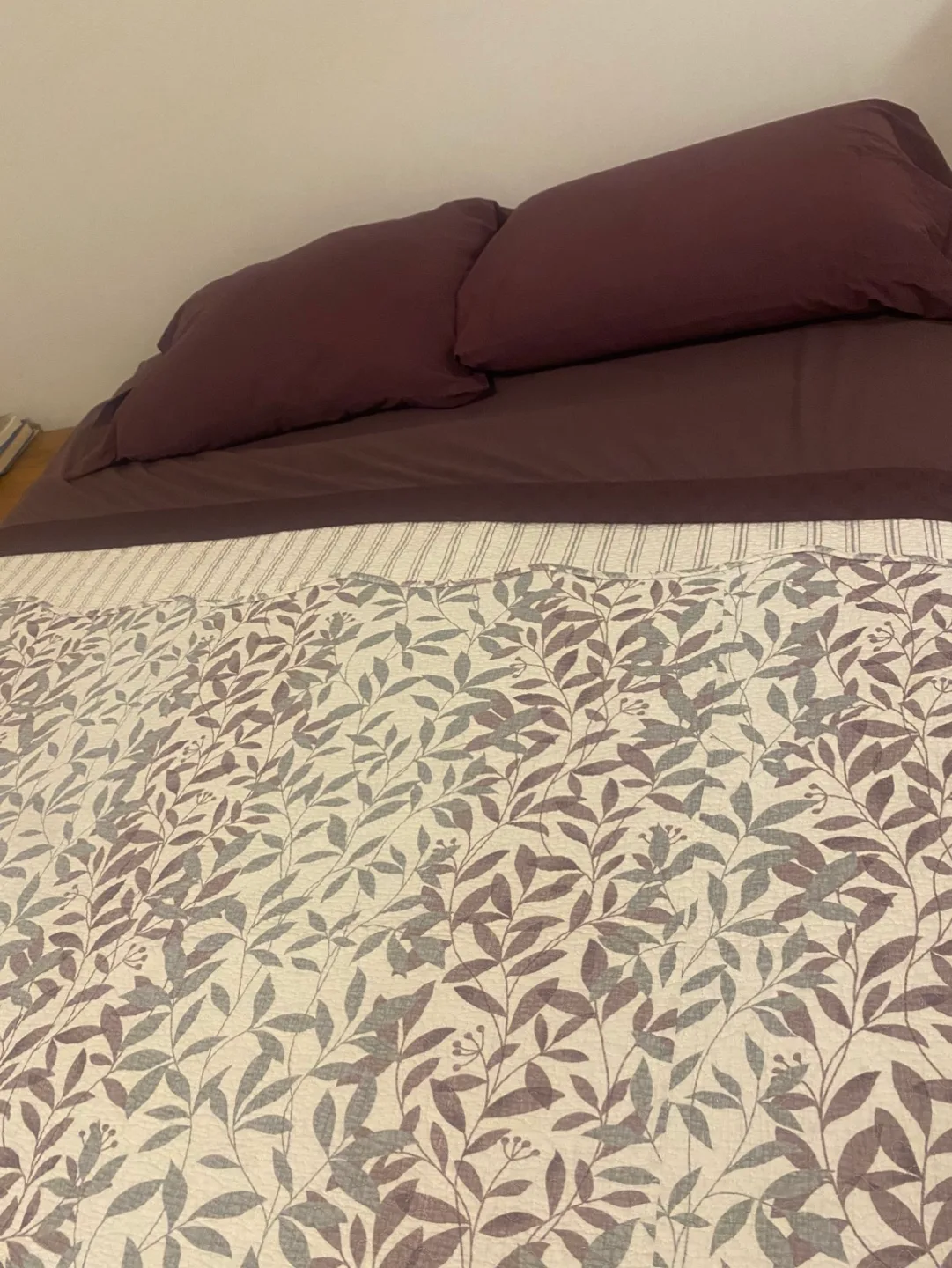 Quilt and purple sheet set - queen size image indicator(2)