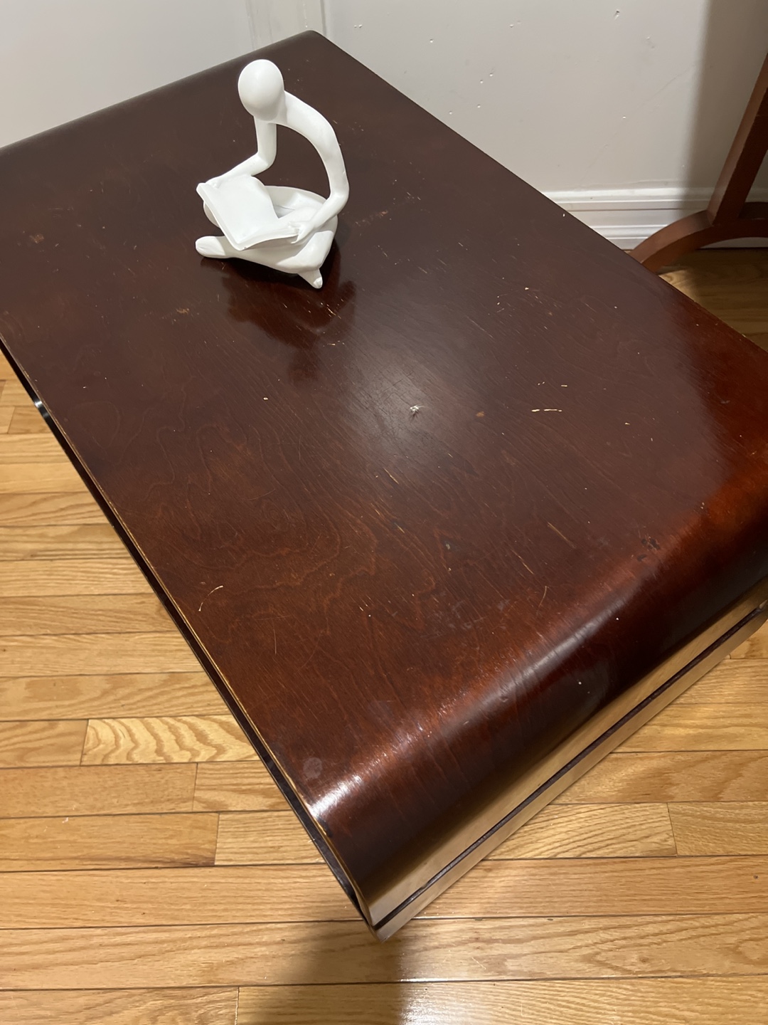 Mid-Century Modern Coffee Table with Unique Design - photo 2