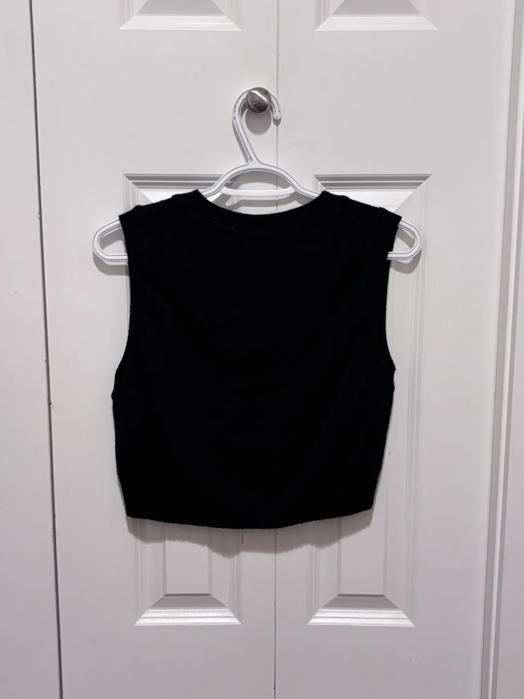 H&M black flowers knit sweater vest image indicator(2)