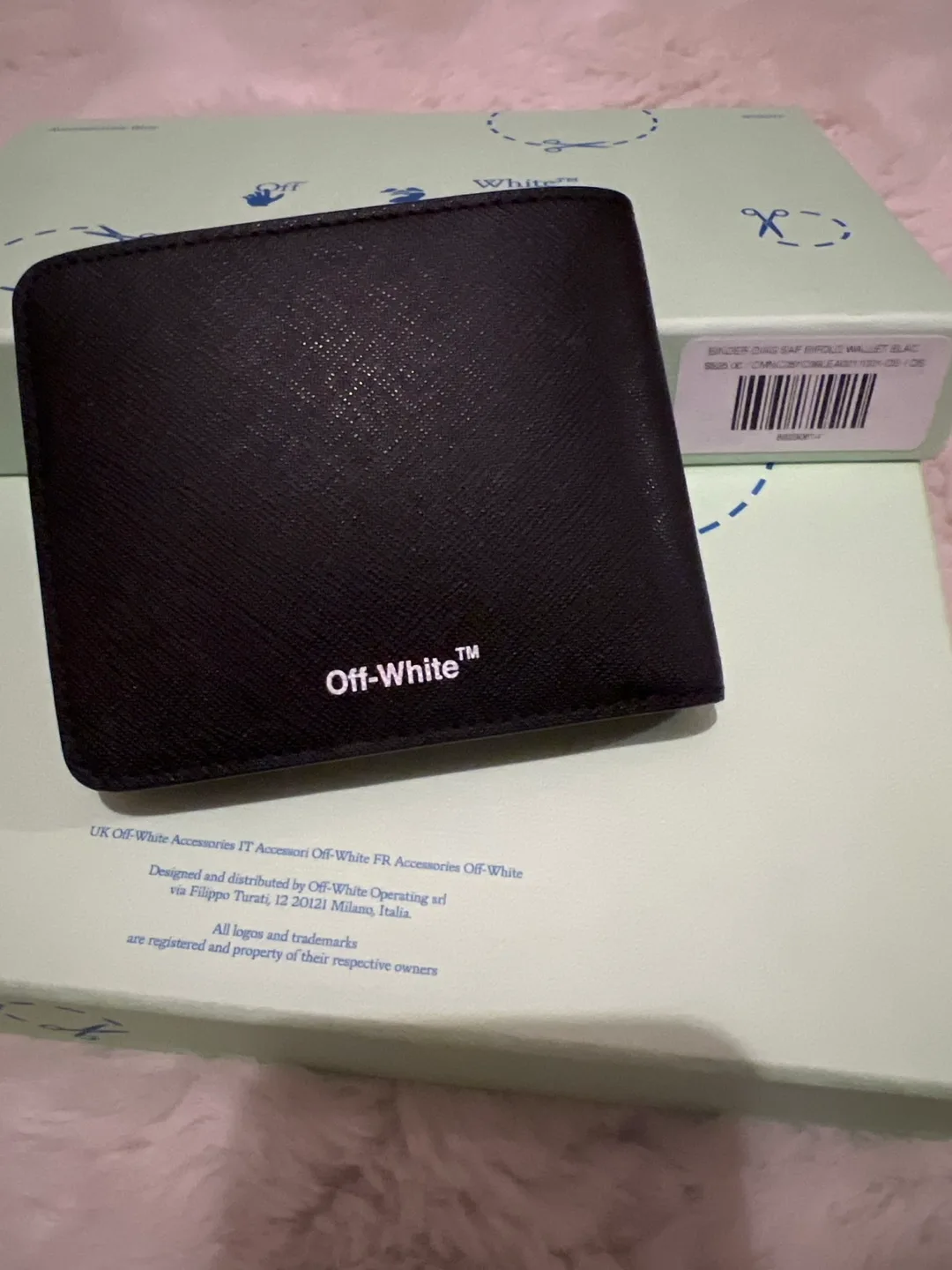 Brand New in box Off-White Bi-Fold Wallet image indicator(3)
