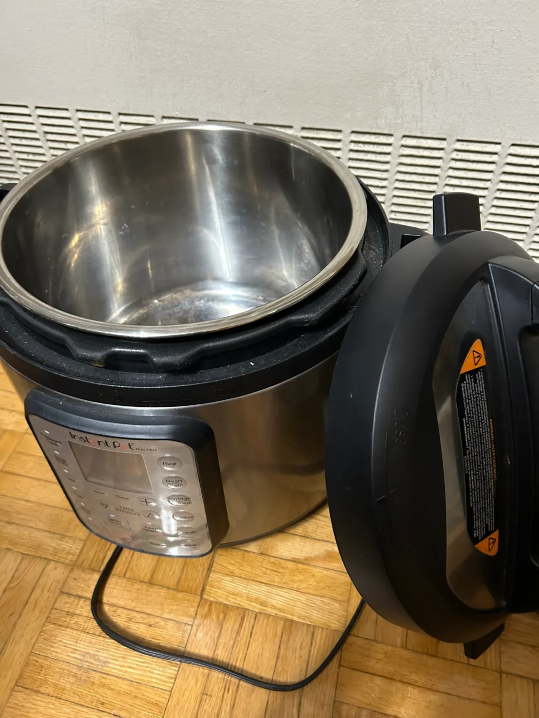 Instant Pot Duo Plus 8 Quart Electric Pressure Cooker - Silver image indicator(3)