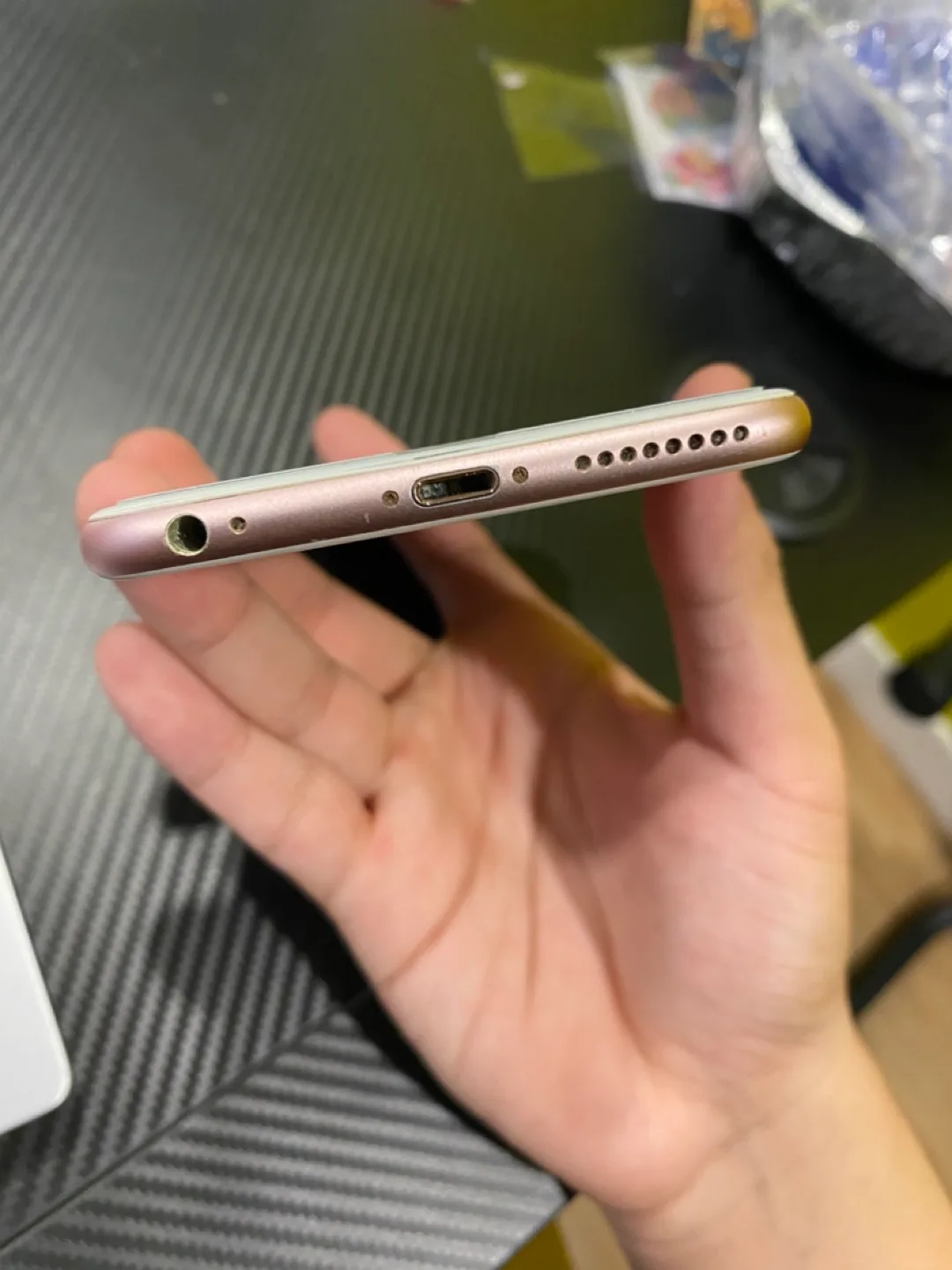 Rose Gold iPhone 6s Plus (Used) image indicator(3)