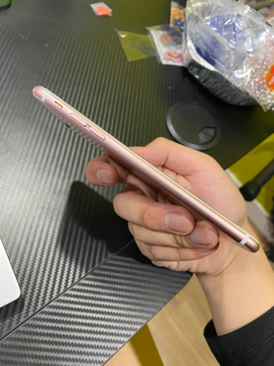 Rose Gold iPhone 6s Plus (Used) image indicator(5)