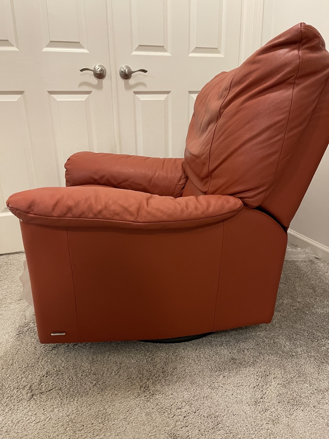 Natuzzi Leather Recliner - photo 5