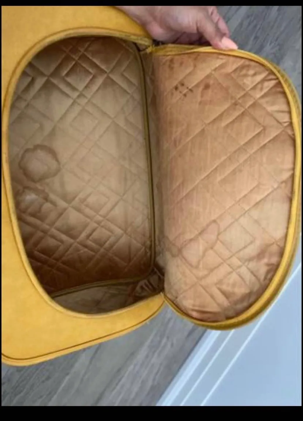 Vintage Jetliner Suitcases - Mustard Yellow Set of Two image indicator(6)