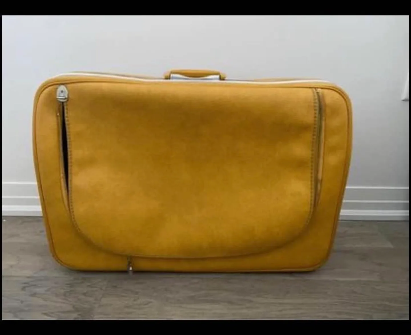 Vintage Jetliner Suitcases - Mustard Yellow Set of Two image indicator(2)