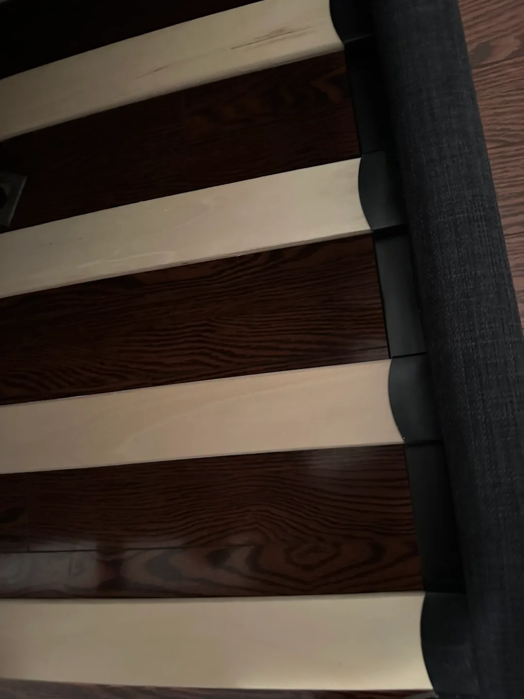 Structube Calais Queen Bed Frame image indicator(4)