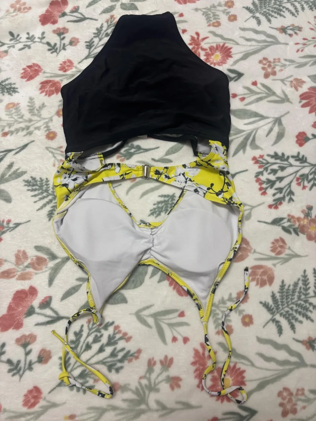 Women's Yellow Floral Cut-Out Monokini Swimsuit - Size Medium image indicator(2)