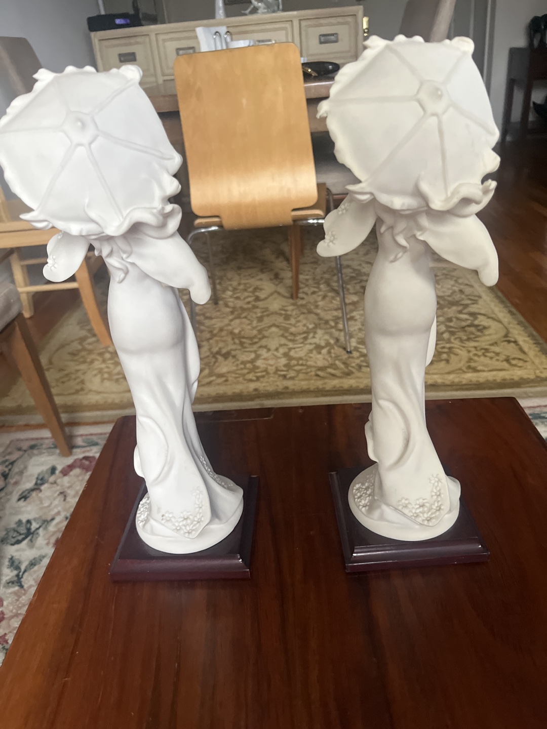 Pair of Guisppe Armani Figurines - photo 3