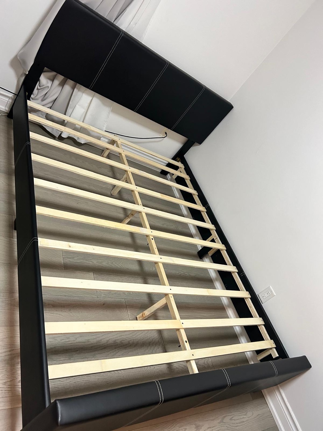 Queen Size Black Faux Leather Bed Frame - photo 2