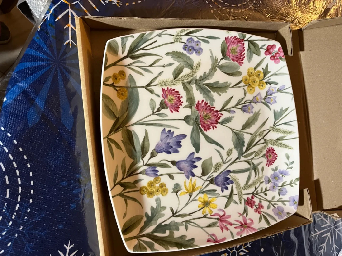 Mikasa Parisian Bloom White Square Platter image indicator(4)