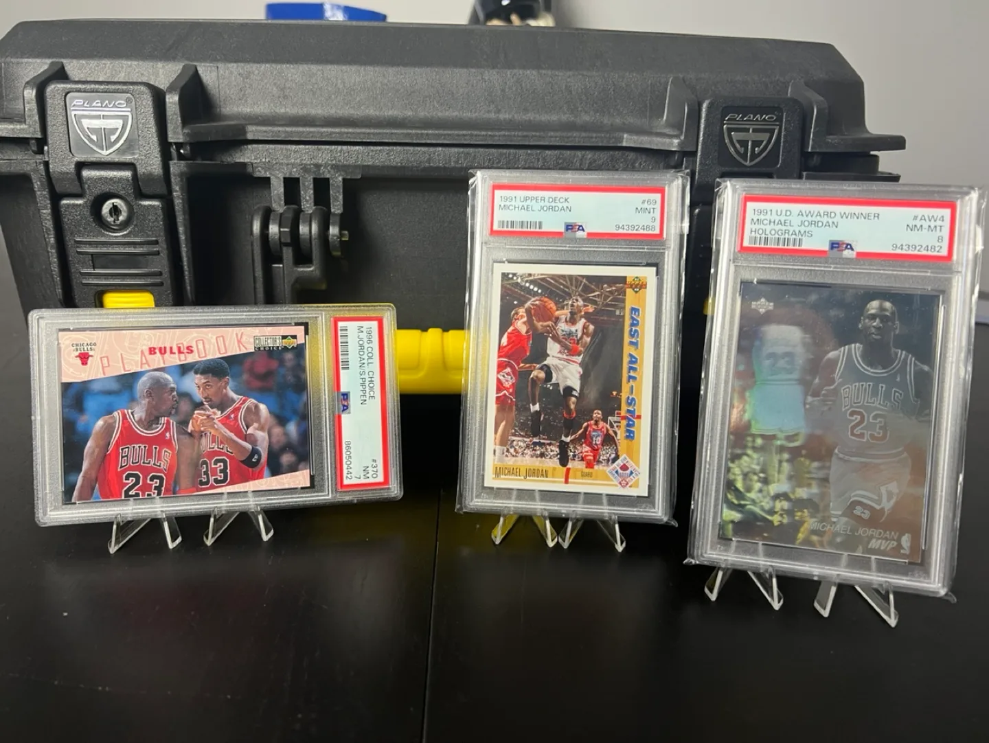 Michael Jordan Graded Cards –  Must-See Deals! image indicator(3)