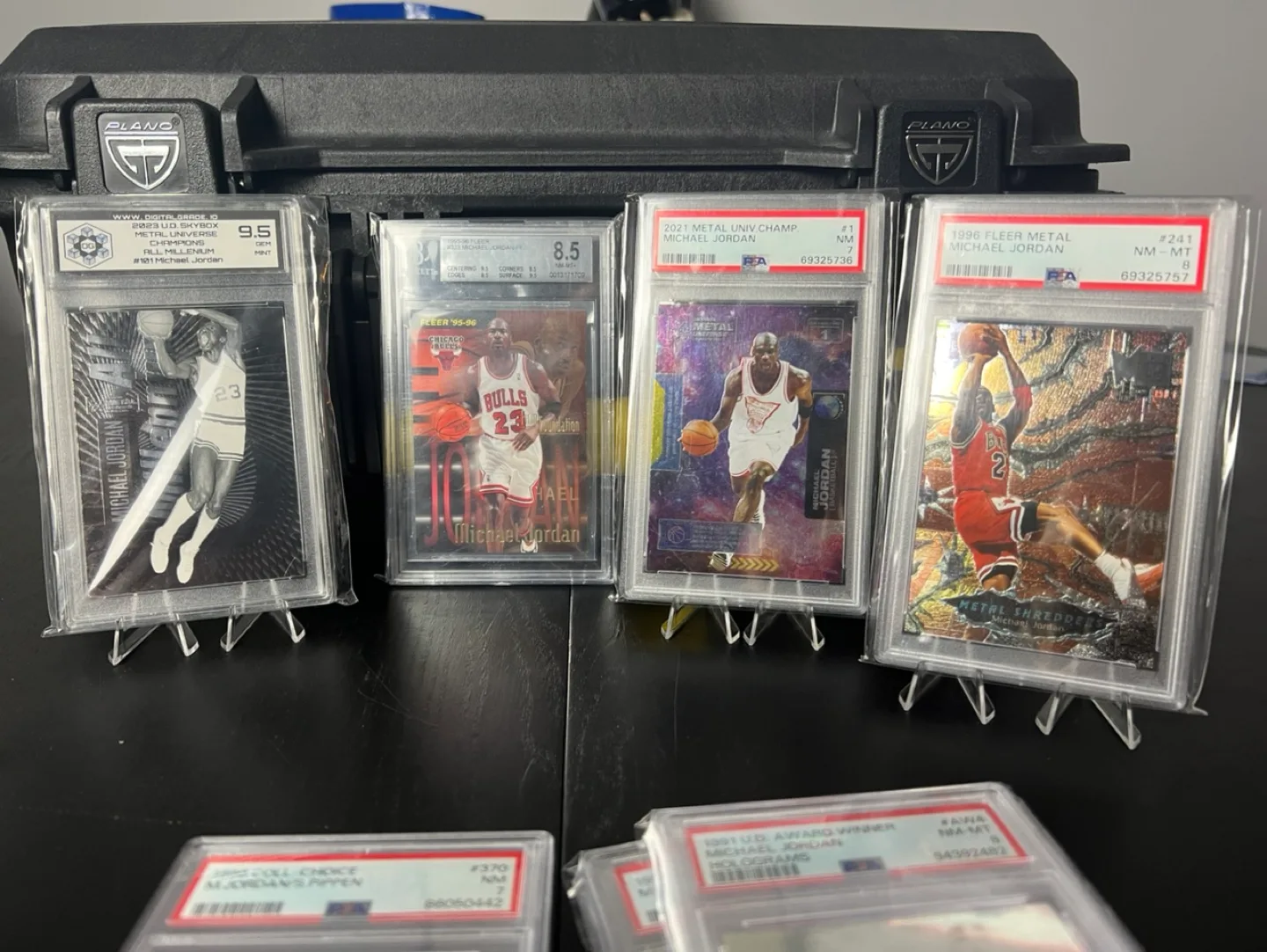 Michael Jordan Graded Cards –  Must-See Deals! image indicator(2)