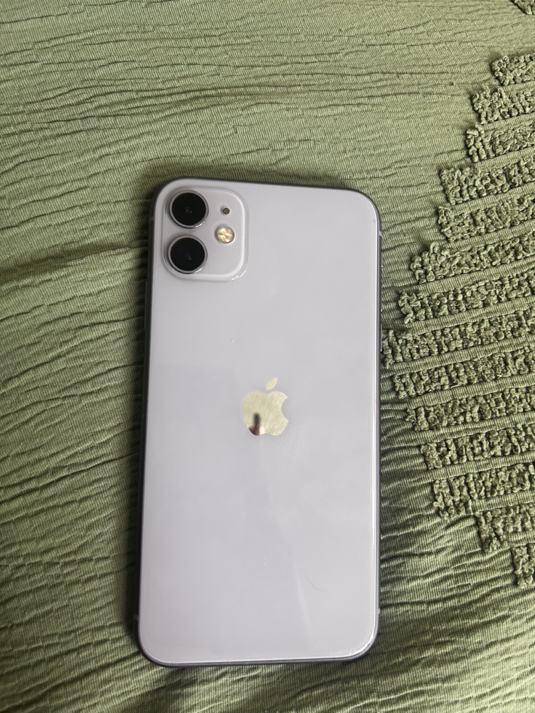 iPhone 11 - photo 3