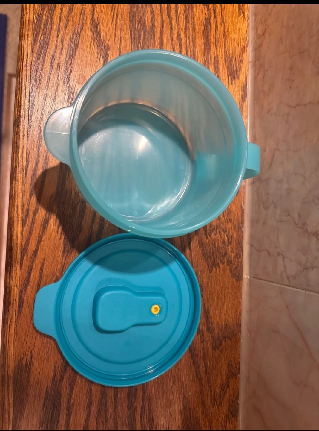 Tupperware teal blue kids cup with lid image indicator(3)