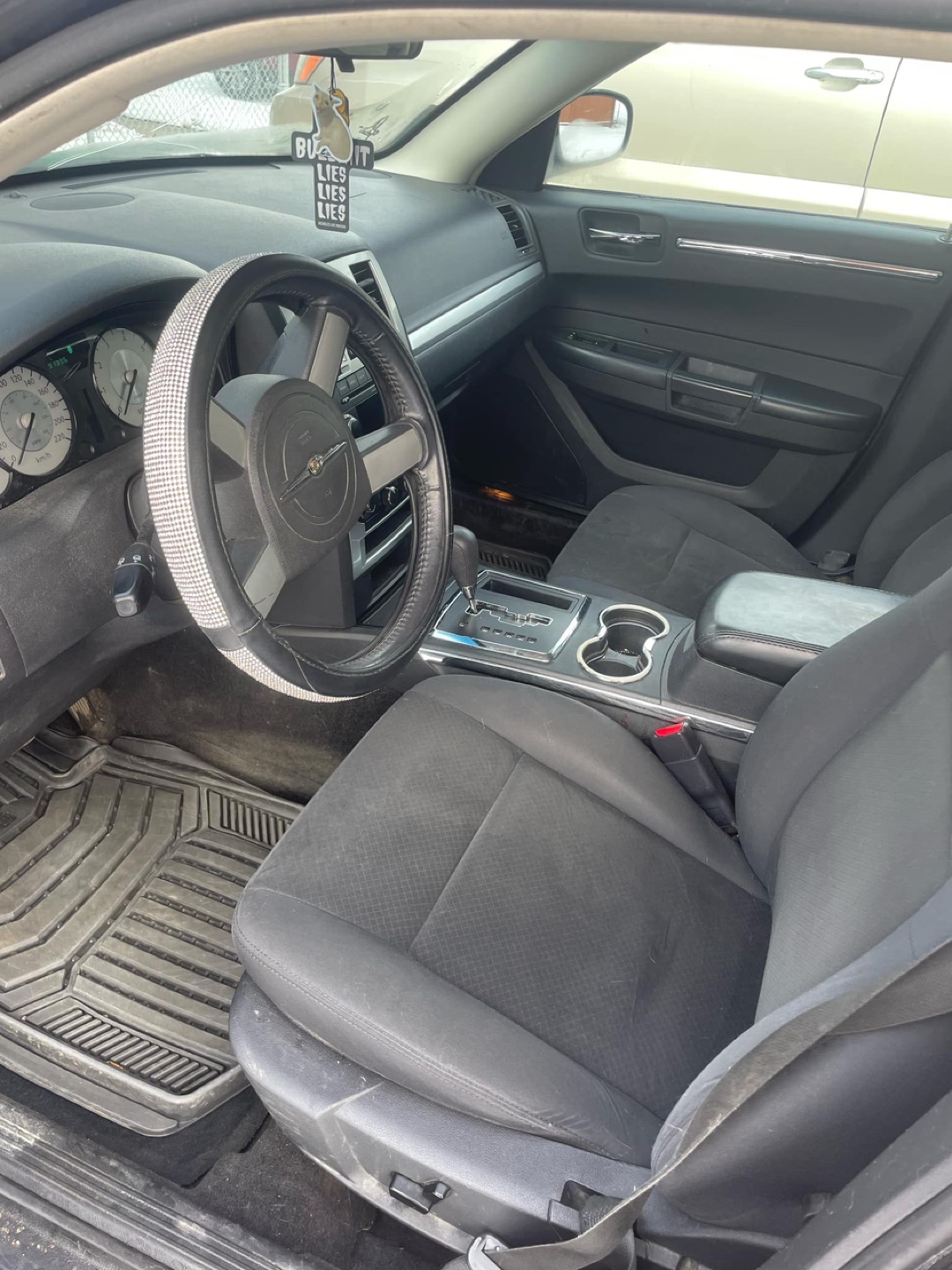 2010 Chrysler 300C - Great Condition - photo 4
