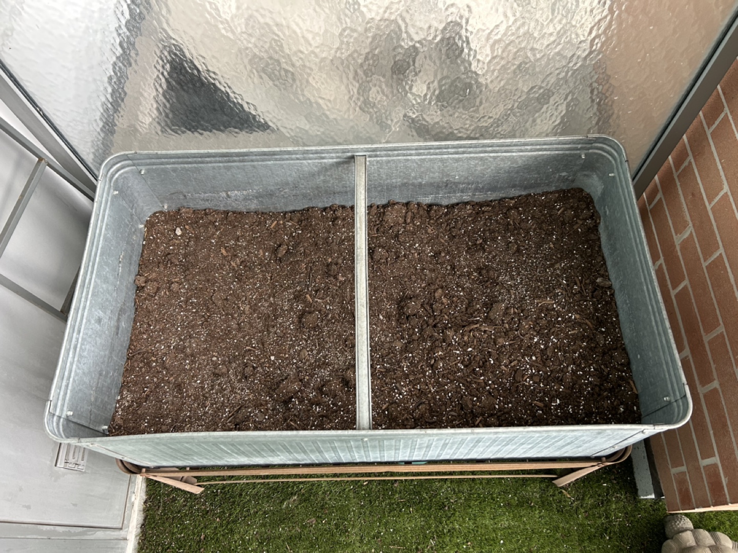Large raised garden bed - photo 2